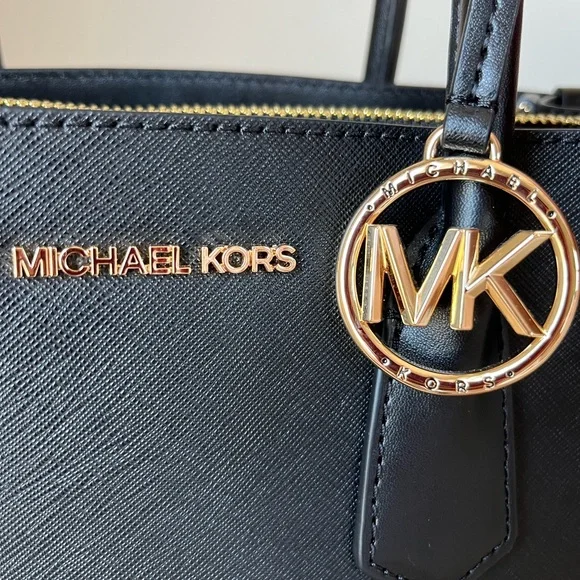 🌼Michael Kors Purse - Picture 13 of 13